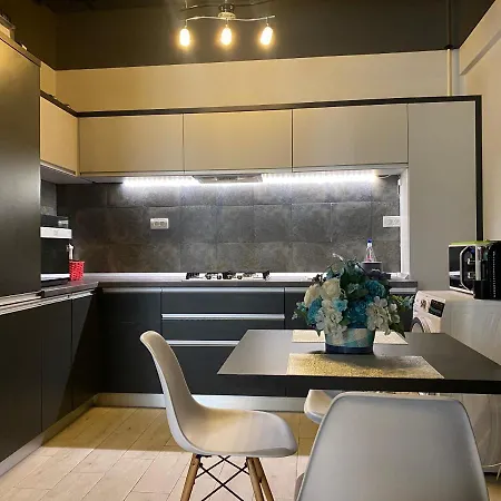 Mady's Luxury Apartament *