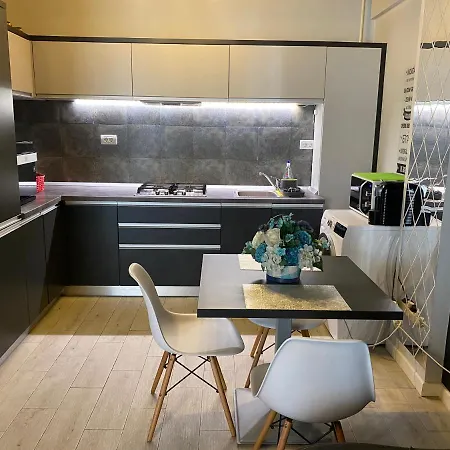 Mady's Luxury Apartament * Mamaia