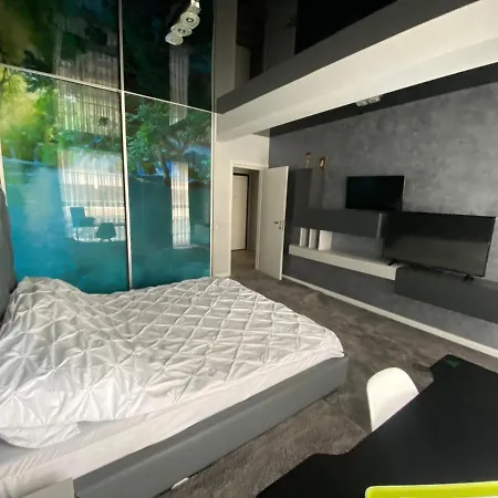 Apartment Mady's Luxury Apartament